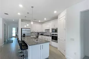 2057 Yellowfin Cir, Naples, FL 34114 - Photo 8