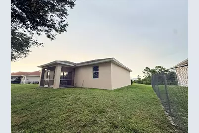3813 19th St SW, Lehigh Acres, FL 33976 - Photo 20