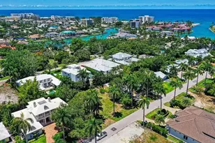 400 Wedge Dr, Naples, FL 34103 - Photo 1
