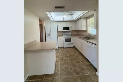 1318 NE 2nd St, Cape Coral, FL 33909 - Photo 6