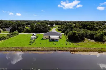 621 Tomasello Dr, Lehigh Acres, FL 33974 - Photo 2