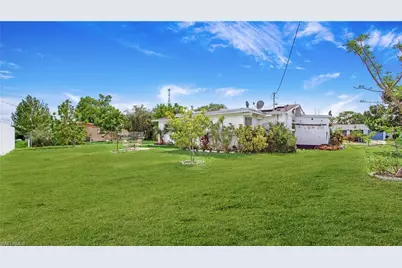 515 York Rd, Lehigh Acres, FL 33936 - Photo 14