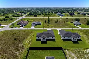 914 Manresa Ave S, Lehigh Acres, FL 33974 - Photo 22
