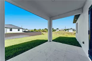 914 Manresa Ave S, Lehigh Acres, FL 33974 - Photo 18