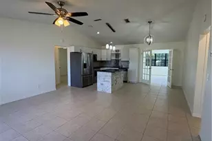 1905 NE 6th St, Cape Coral, FL 33909 - Photo 2