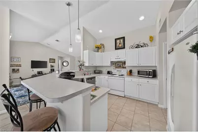 2613 SW 27th St, Cape Coral, FL 33914 - Photo 8