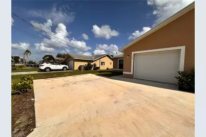 526-528 SE 4th Ter SE 4th Ter, Cape Coral, FL 33990 - Photo 2
