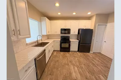 4092 Cherrybrook Loop, Fort Myers, FL 33966 - Photo 4