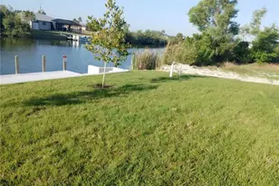 2742 NW 10th St, Cape Coral, FL 33993 - Photo 18