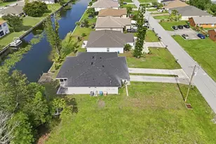 603 SE 7th St, Cape Coral, FL 33990 - Photo 6