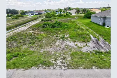 2718 25th St SW, Lehigh Acres, FL 33976 - Photo 8