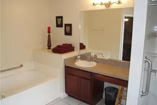 301 SE 1st St, Cape Coral, FL 33990 - Photo 14