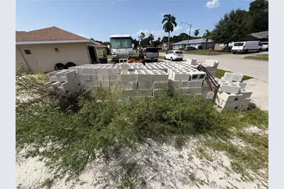 382 Melody Ct, Fort Myers, FL 33916 - Photo 8