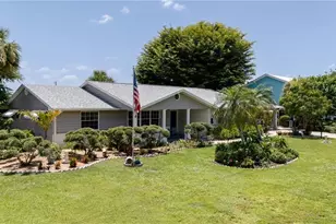94 Gold Key Ct, North Fort Myers, FL 33917 - Photo 1
