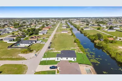 216 NE 25th Ter, Cape Coral, FL 33909 - Photo 40