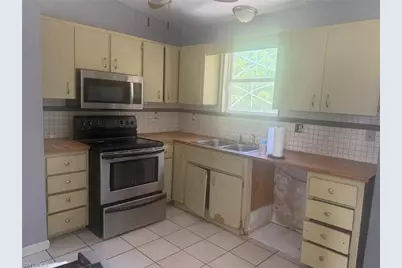 706 SW 31st St, Cape Coral, FL 33914 - Photo 12
