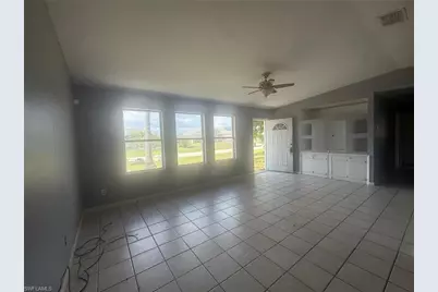 706 SW 31st St, Cape Coral, FL 33914 - Photo 6
