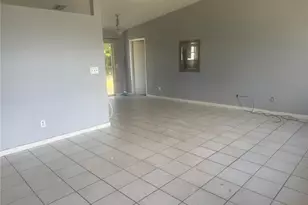 706 SW 31st St, Cape Coral, FL 33914 - Photo 2
