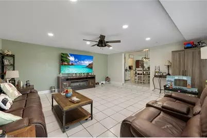 1007 Wilshire Dr, Fort Myers, FL 33919 - Photo 6