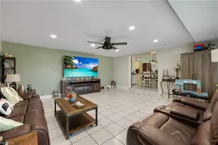 1007 Wilshire Dr, Fort Myers, FL 33919 - Photo 6