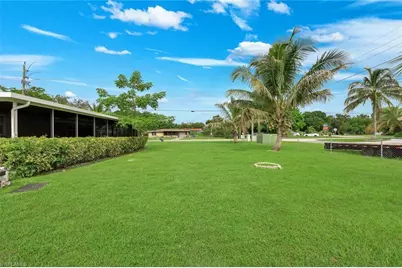 1007 Wilshire Dr, Fort Myers, FL 33919 - Photo 24