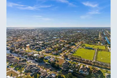 241 SW 40th St, Cape Coral, FL 33914 - Photo 4