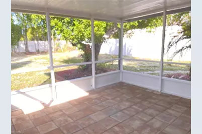 507 SW 19th Ln, Cape Coral, FL 33991 - Photo 4