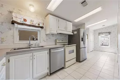 370 Nicklaus Blvd, North Fort Myers, FL 33903 - Photo 8