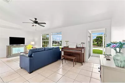 302 NW 5th Ter, Cape Coral, FL 33993 - Photo 6