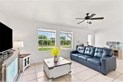 302 NW 5th Ter, Cape Coral, FL 33993 - Photo 16