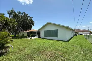 22 SE 14th Ct, Cape Coral, FL 33990 - Photo 4