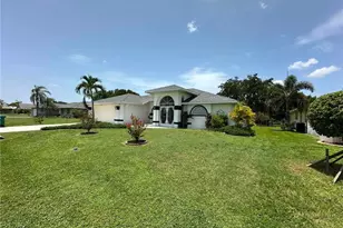22 SE 14th Ct, Cape Coral, FL 33990 - Photo 2