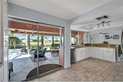 4232 SE 8th Pl, Cape Coral, FL 33904 - Photo 16