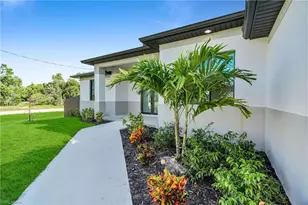 2504 SW 32nd St, Cape Coral, FL 33914 - Photo 4