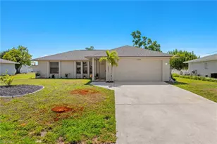 1944 Country Club Blvd, Cape Coral, FL 33990 - Photo 2