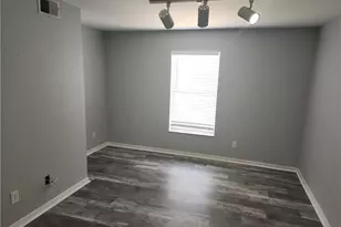 9660 Victoria Ln, Naples, FL 34109 - Photo 10