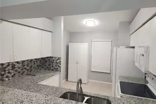 9660 Victoria Ln, Naples, FL 34109 - Photo 4