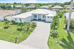 2918 SE 10th Pl, Cape Coral, FL 33904 - Photo 1