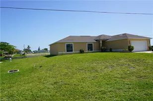 601 NE 11th Terrace, Cape Coral, FL 33909 - Photo 4