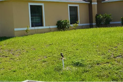 601 NE 11th Ter, Cape Coral, FL 33909 - Photo 6