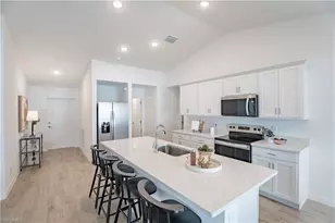 301 NE 10th St, Cape Coral, FL 33909 - Photo 2