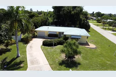 5249 Sunnybrook Ct, Cape Coral, FL 33904 - Photo 2