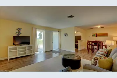 5249 Sunnybrook Ct, Cape Coral, FL 33904 - Photo 8