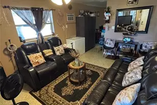 107 William St, Fort Myers, FL 33916 - Photo 2