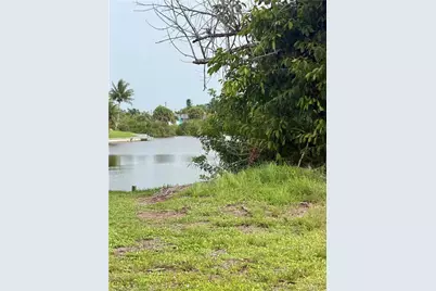 1805 Tropicana Pkwy W, Cape Coral, FL 33993 - Photo 2