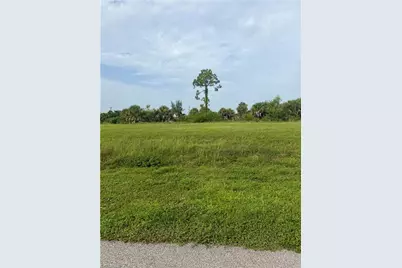 2220 NE 19th Pl, Cape Coral, FL 33909 - Photo 4