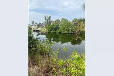 2220 NE 19th Pl, Cape Coral, FL 33909 - Photo 2