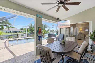 522 SE 4th St, Cape Coral, FL 33990 - Photo 8