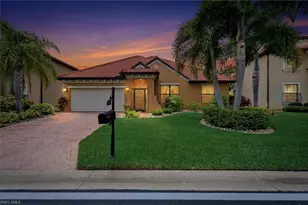 12382 Country Day Cir, Fort Myers, FL 33913 - Photo 2