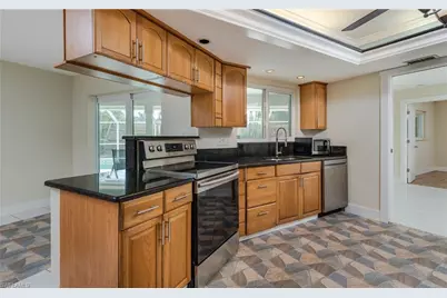 529 Coral Dr, Cape Coral, FL 33904 - Photo 10